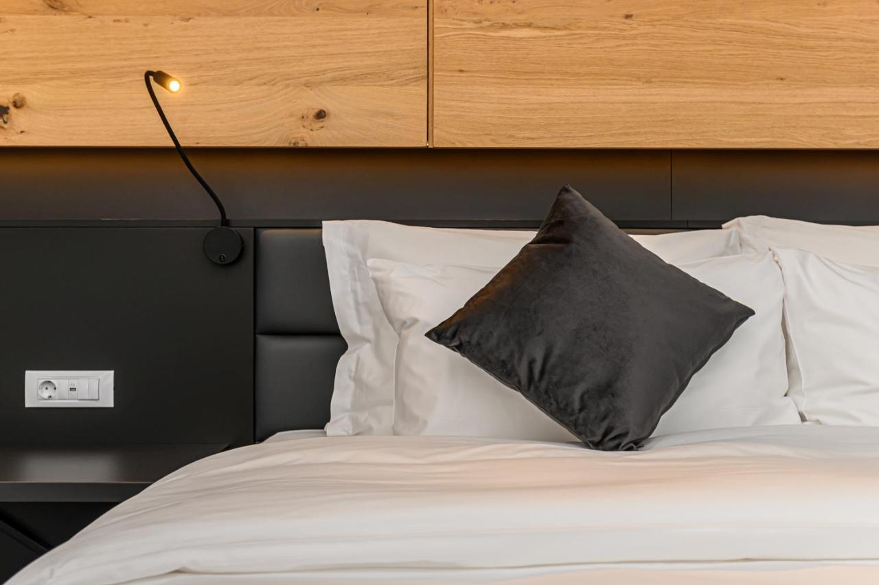 B The Hotel 4*